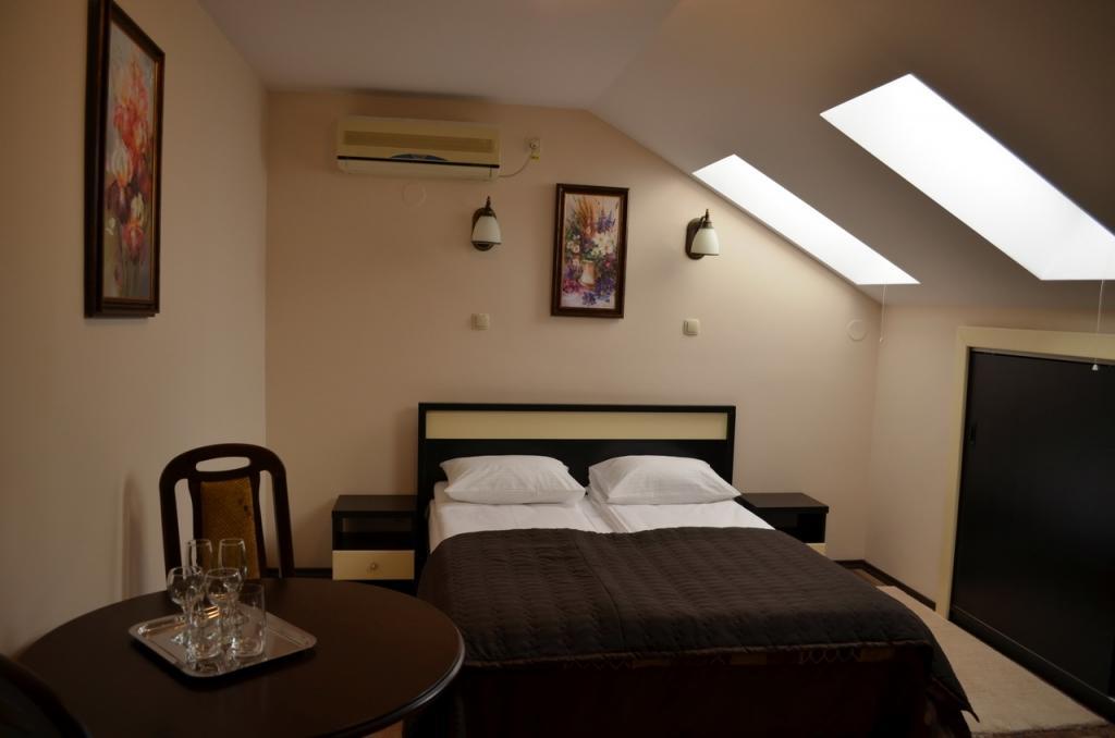 Vila Gardenia Hotel Oradea Ngoại thất bức ảnh