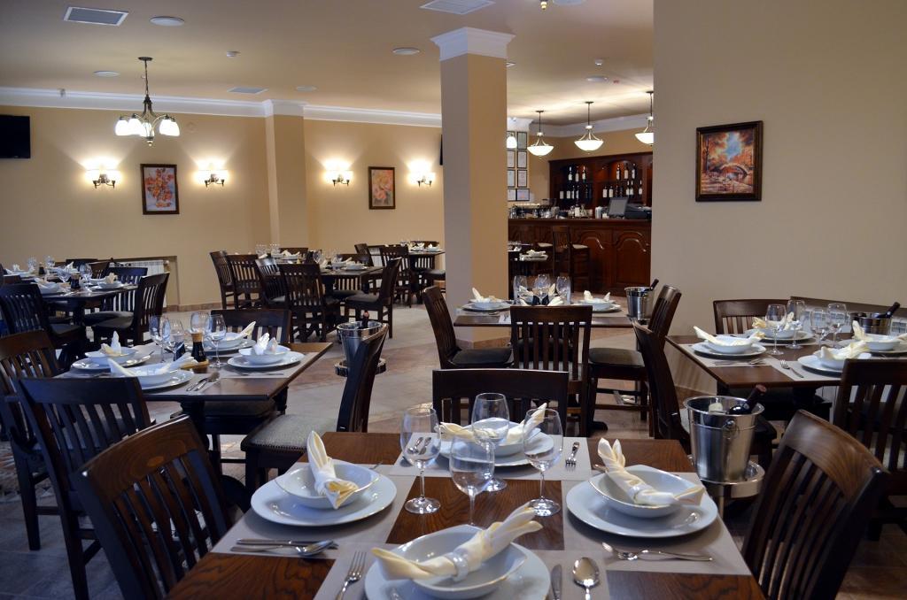 Vila Gardenia Hotel Oradea Ngoại thất bức ảnh
