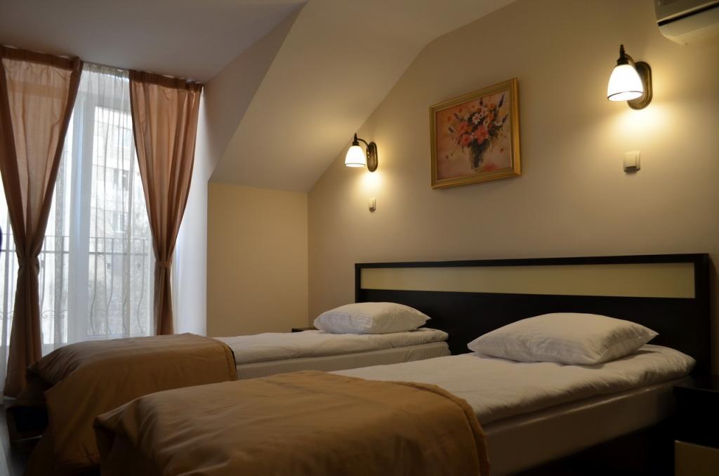 Vila Gardenia Hotel Oradea Ngoại thất bức ảnh